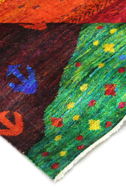 Close-Up_Texture_of_Hand_Knotted_Recycled_Sari_Silk_Rug